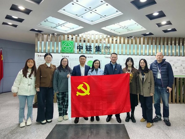 校企合作有温度  党建结队更出彩