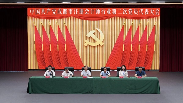 第一段下-小.jpg 第一段下-小.jpg